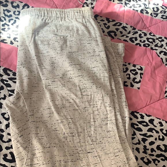 Pants - Picture 3 of 4